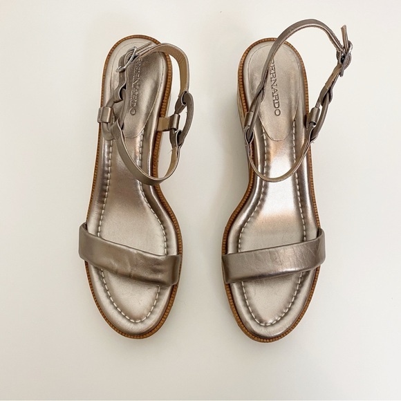 Bernardo Kennedy Metallic Cork Wedge Sandals Heels - Picture 2 of 7